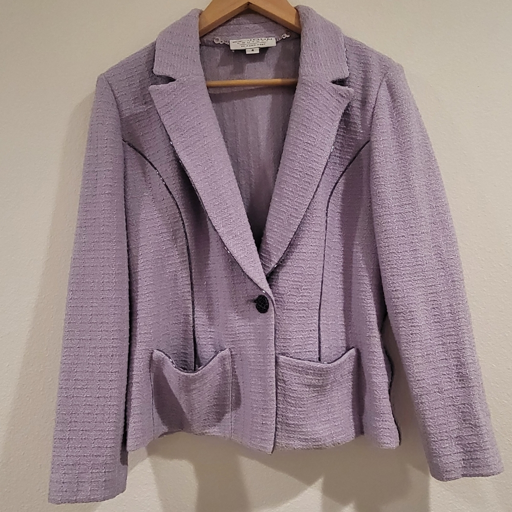 Beautiful St. John Couture by Marie Gray lavender blazer in size 4
